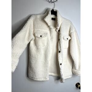 32 Degree Ivory Size Small Fuzzy Jacket